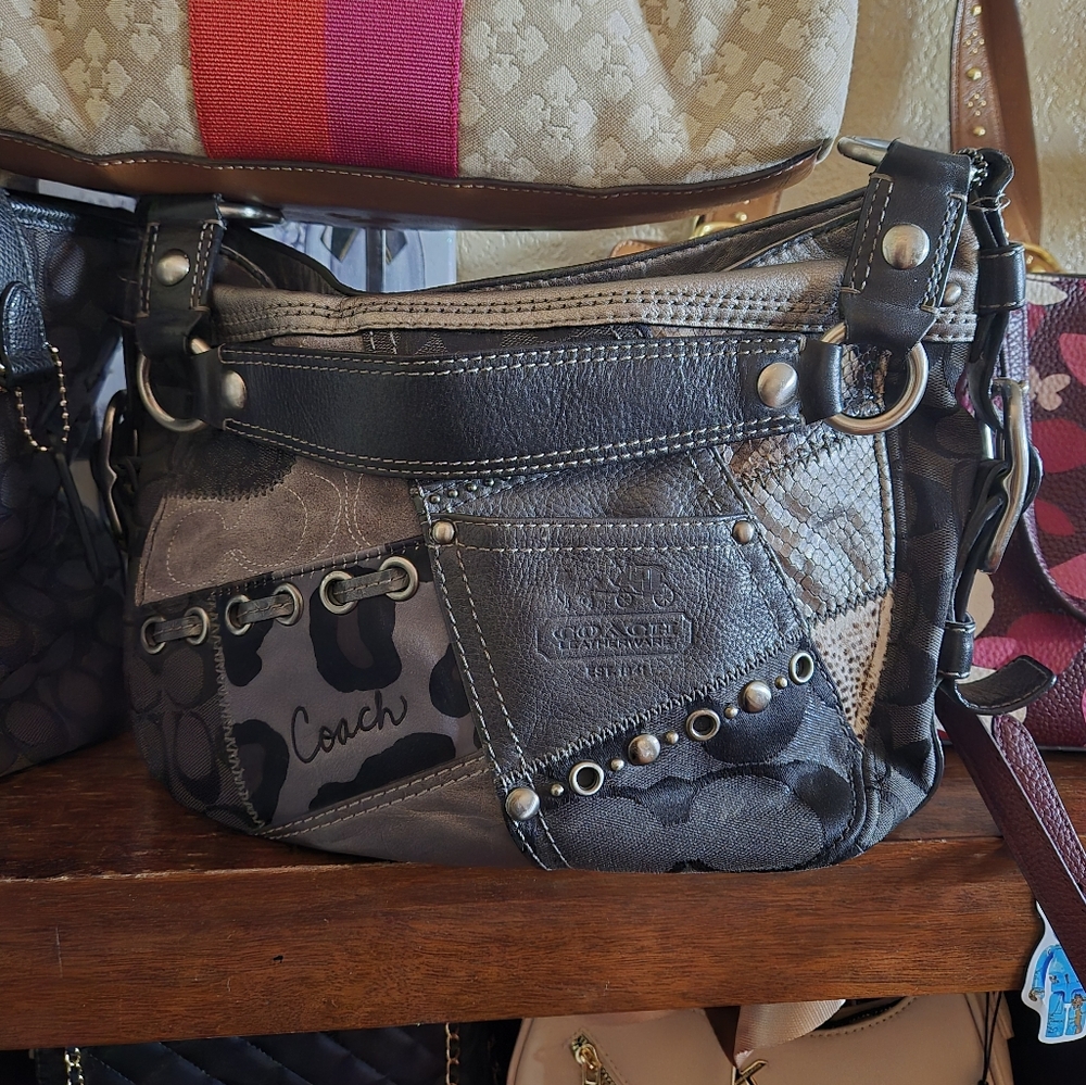 Coach - Patchwork Shoulder Bag 👜 (RARE)
